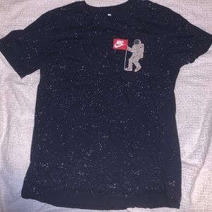 Brand: Nike, Size: Large, color: blue